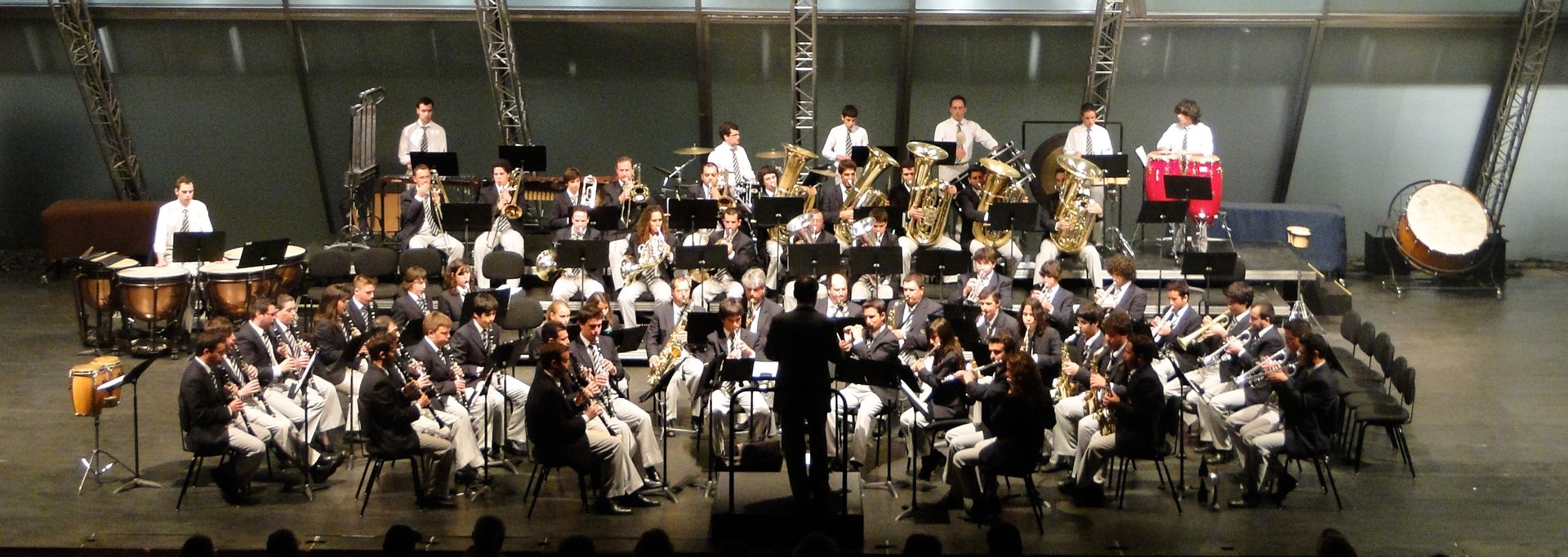 OF 12 de Abril — 2010